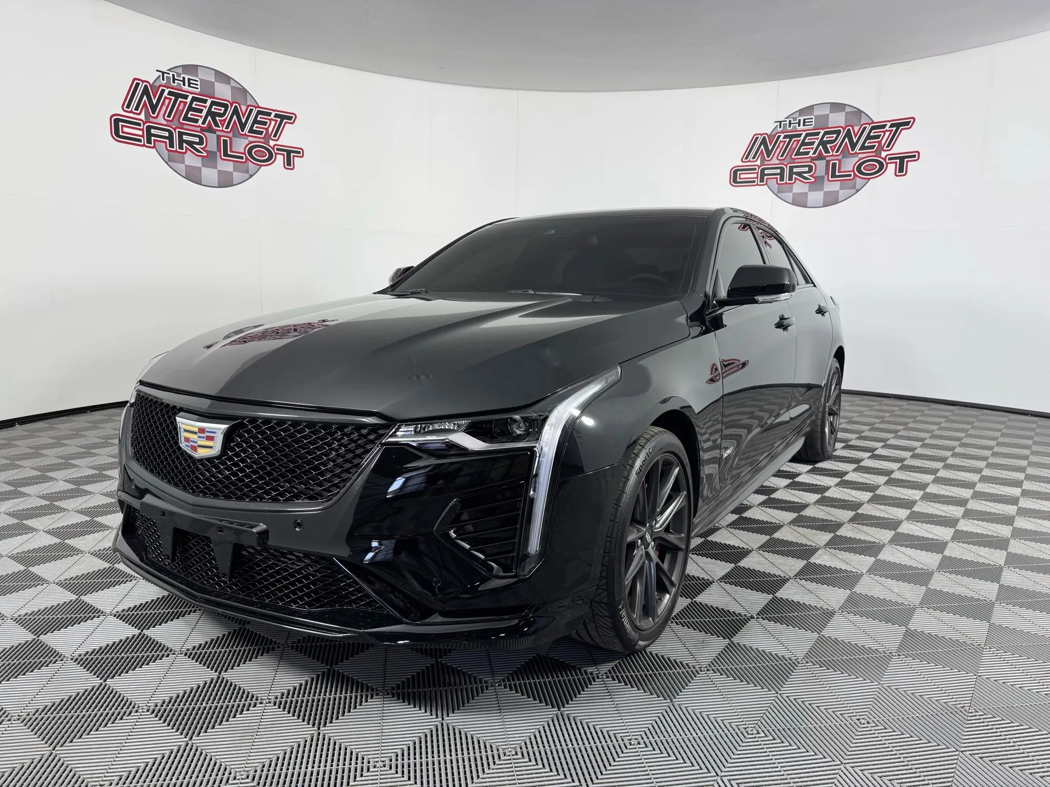 Used 2025 Cadillac CT4 V w/ Technology Package image 1