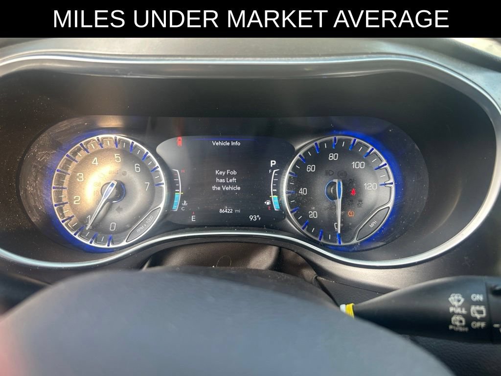 Used 2017 Chrysler Pacifica Touring-L Plus FWD image 12
