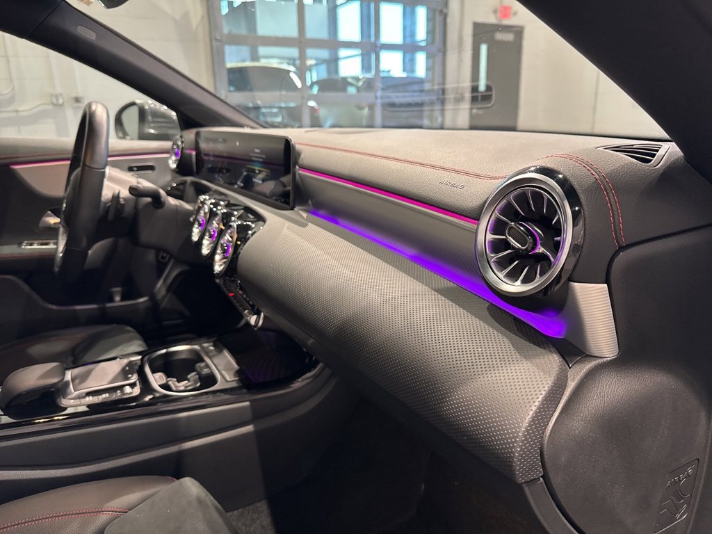 Used 2023 Mercedes-Benz CLA 250 4MATIC image 40