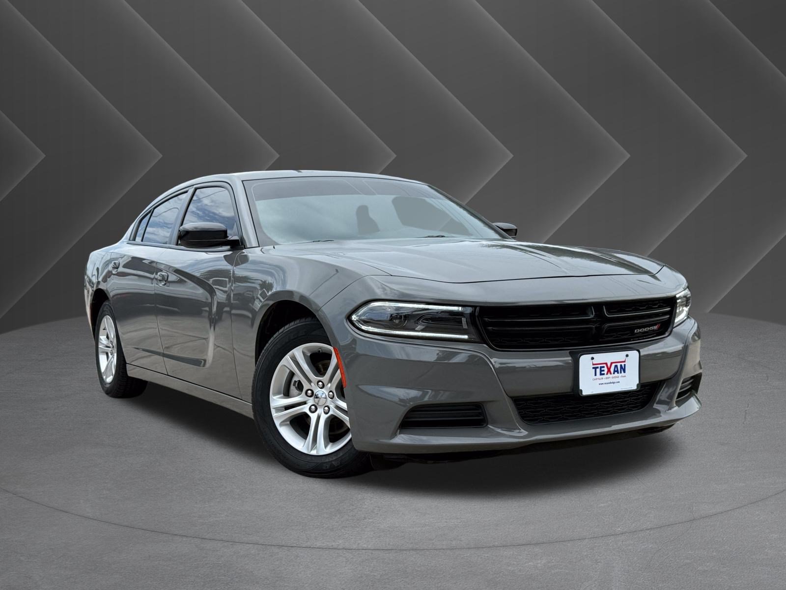 Used 2023 Dodge Charger SXT RWD image 2
