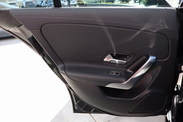 Used 2025 Mercedes-Benz CLA 250 image 27