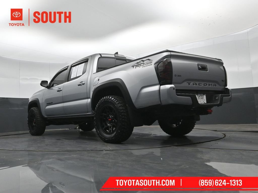 Used 2016 Toyota Tacoma TRD Off-Road AWD/4WD image 42