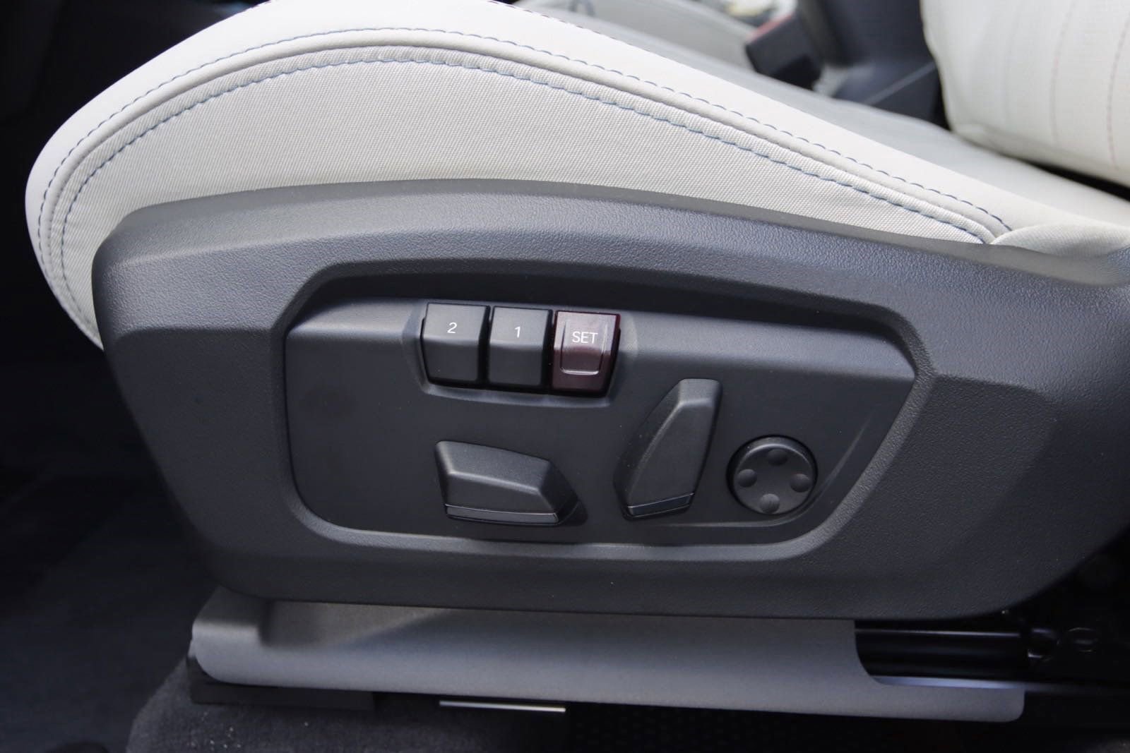 Used 2025 MINI Cooper Countryman S w/ Comfort Package Max image 12