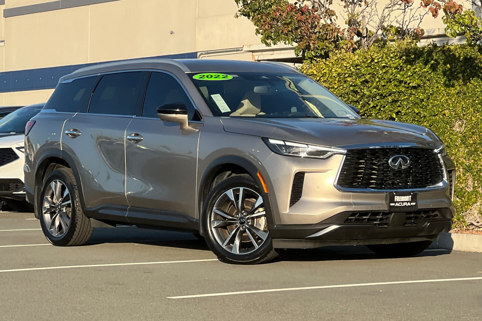 Used 2022 INFINITI QX60 Luxe w/ Performance Audio Package AWD/4WD image 2