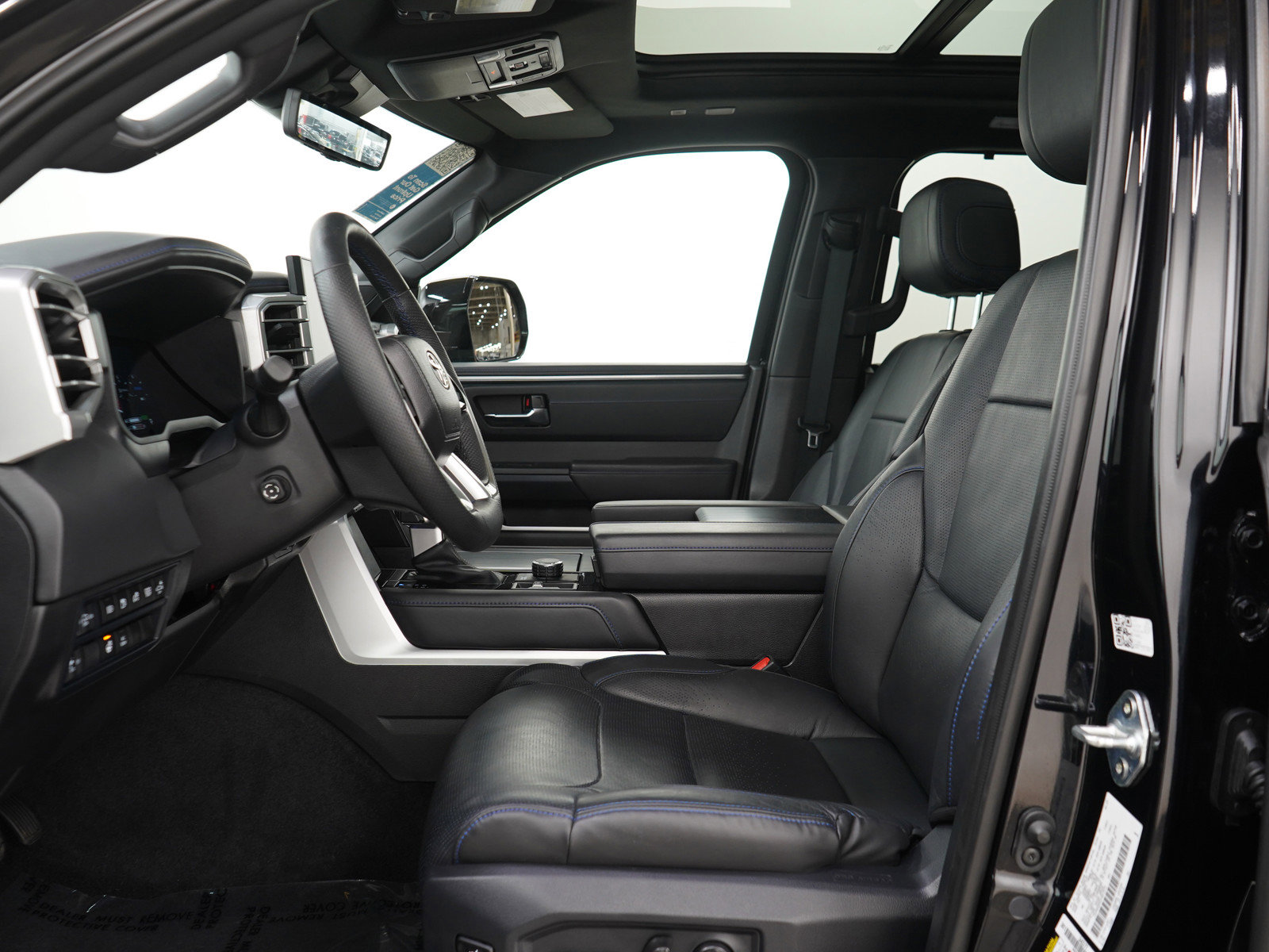 Used 2025 Toyota Sequoia Platinum AWD/4WD image 30