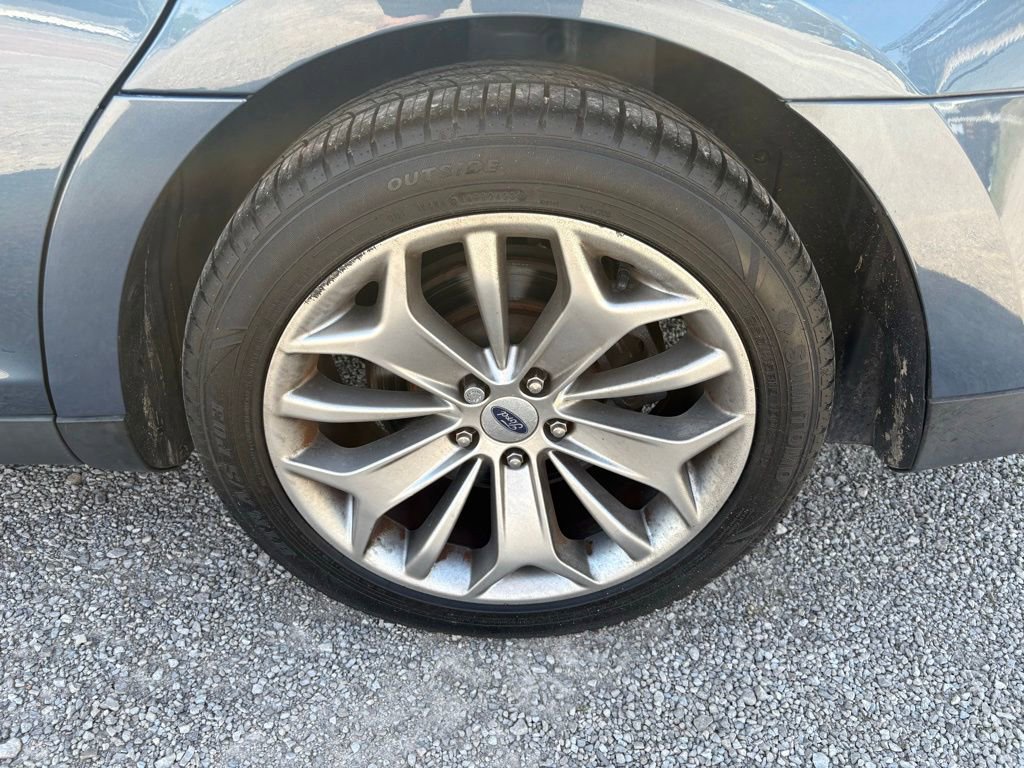 Used 2018 Ford Taurus Limited AWD/4WD image 21