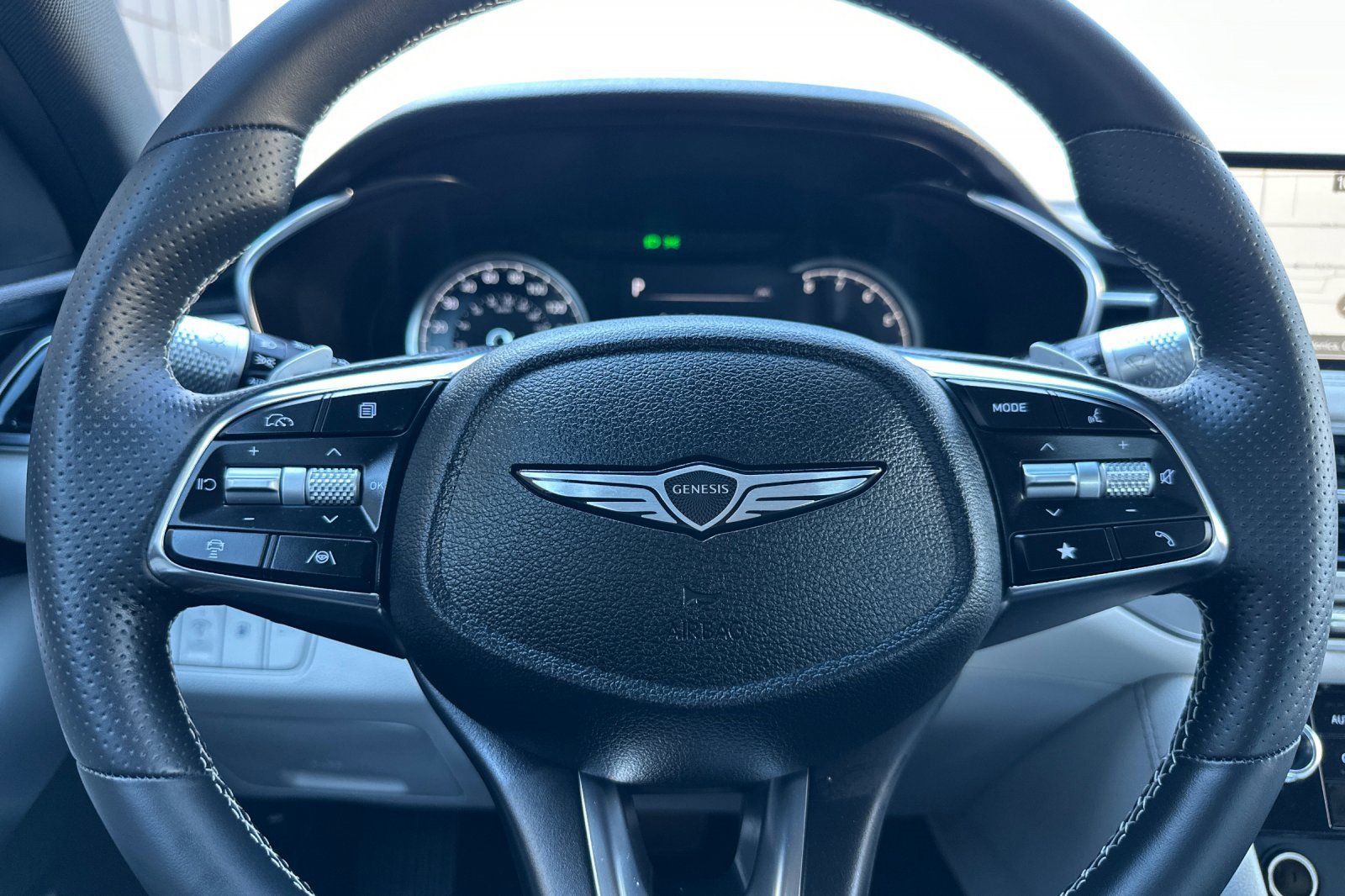 Used 2025 Genesis G70 2.5T image 24