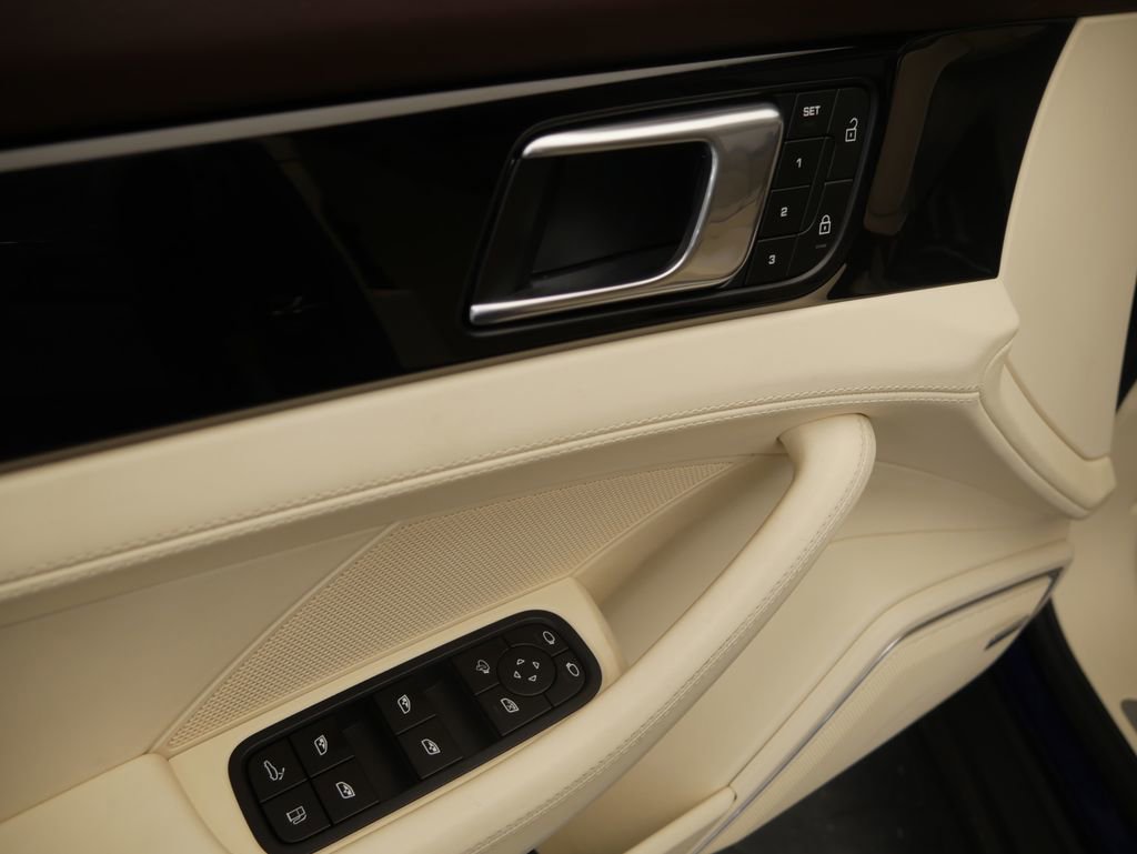 Certified 2023 Porsche Panamera 4S image 18