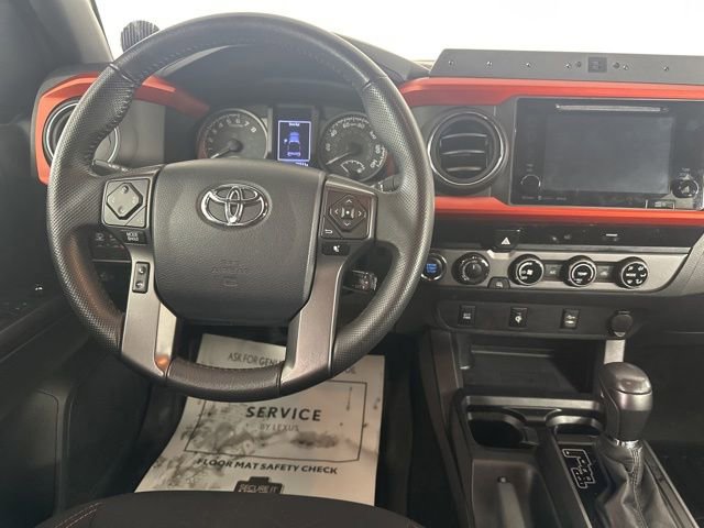 Used 2017 Toyota Tacoma TRD Sport w/ Tow Package AWD/4WD image 17