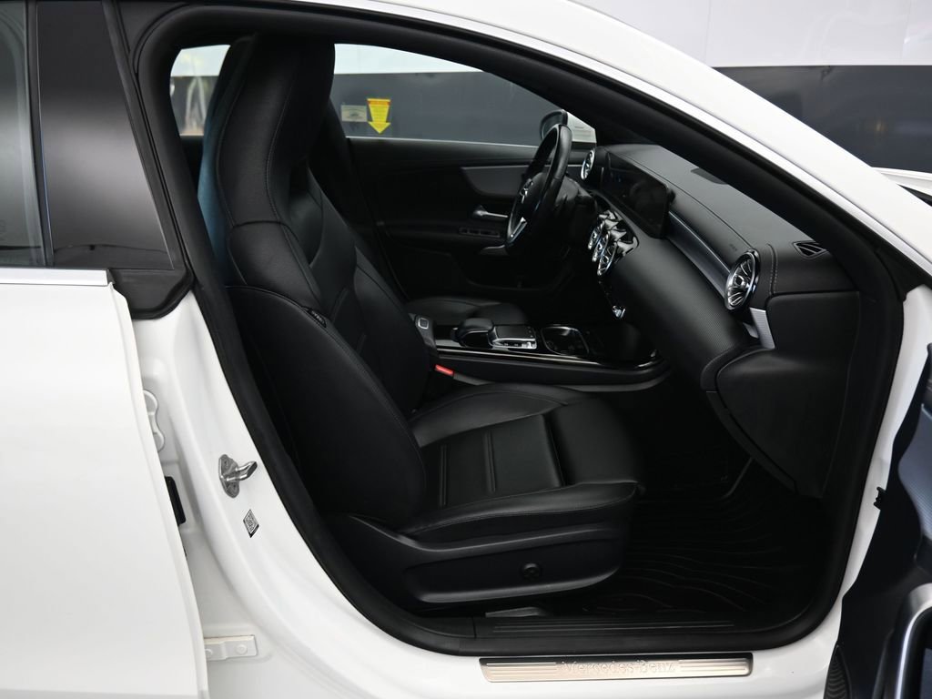 Used 2020 Mercedes-Benz CLA 250 4MATIC image 46