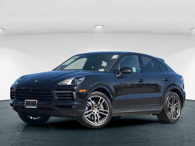 Used 2023 Porsche Cayenne Platinum Edition image 2