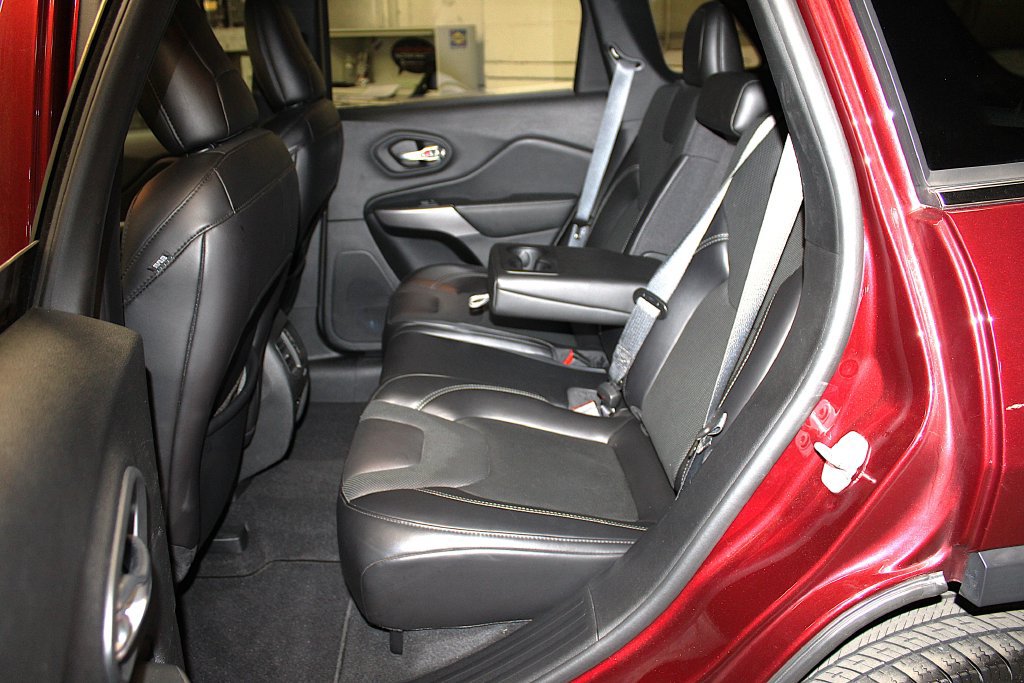 Certified 2021 Jeep Cherokee Limited AWD/4WD image 28