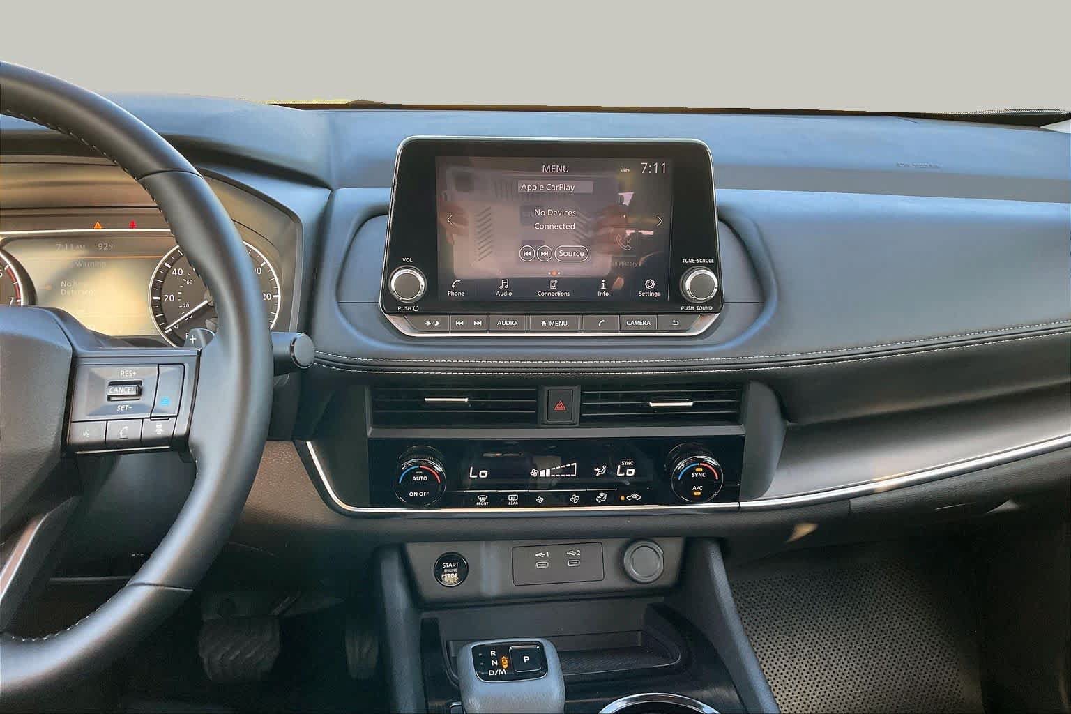 Used 2025 Nissan Rogue SV FWD image 7