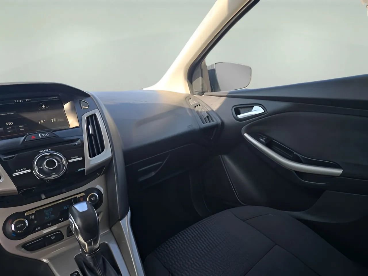 Used 2012 Ford Focus SEL image 13