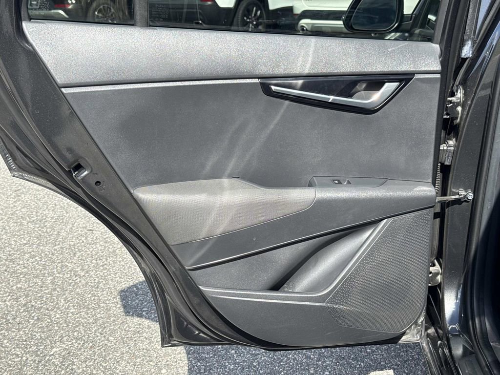 Used 2023 Kia Niro EX image 13