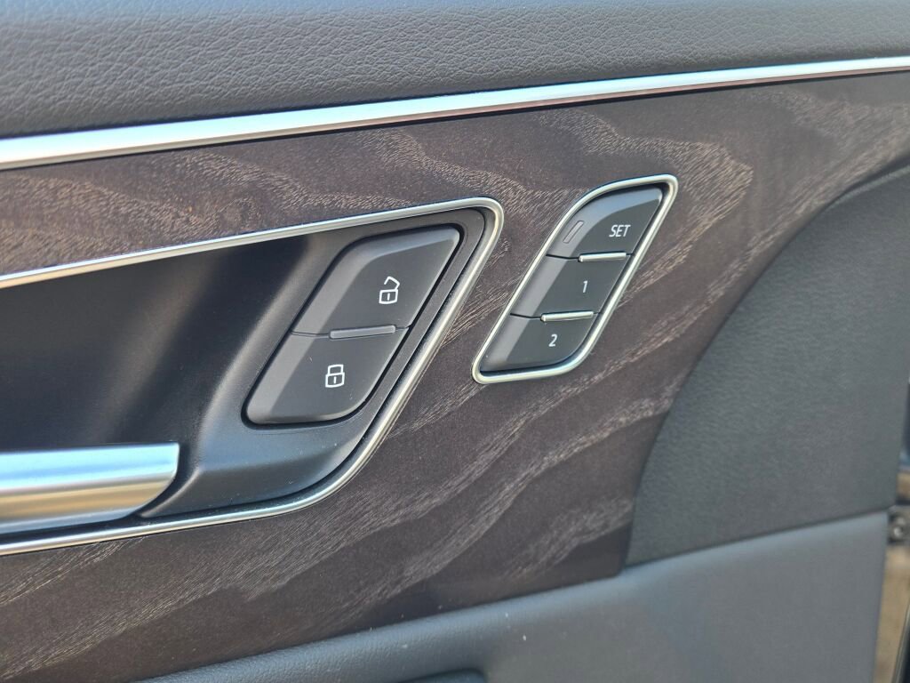 Used 2019 Audi Q8 Prestige w/ Towing Package image 37