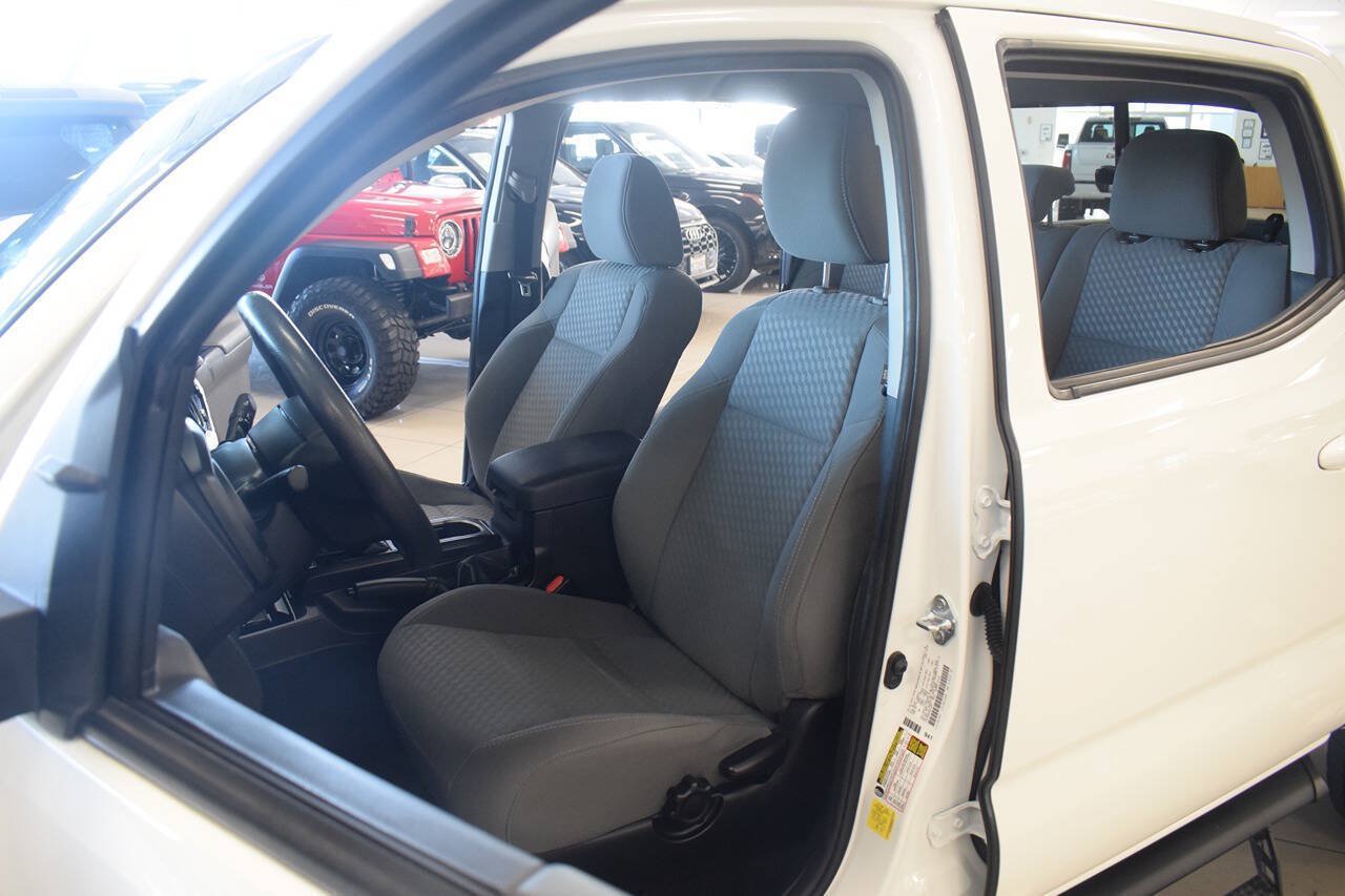 Used 2022 Toyota Tacoma SR AWD/4WD image 29