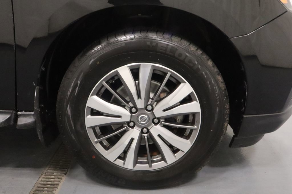 Used 2020 Nissan Pathfinder S AWD/4WD image 28
