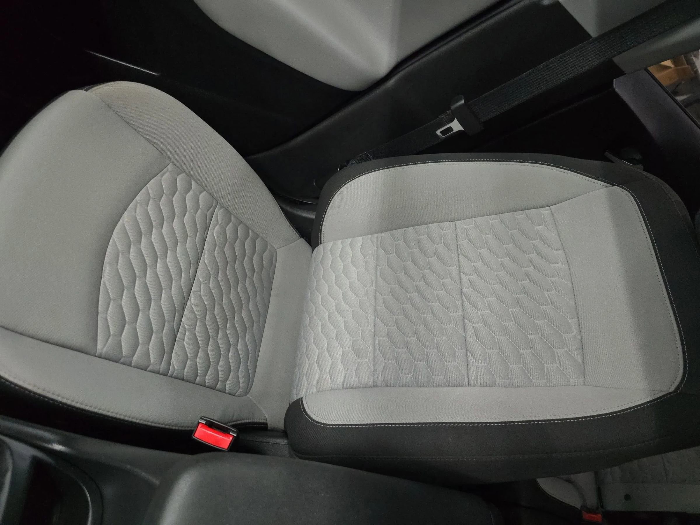 Used 2021 Chevrolet Equinox LS image 29