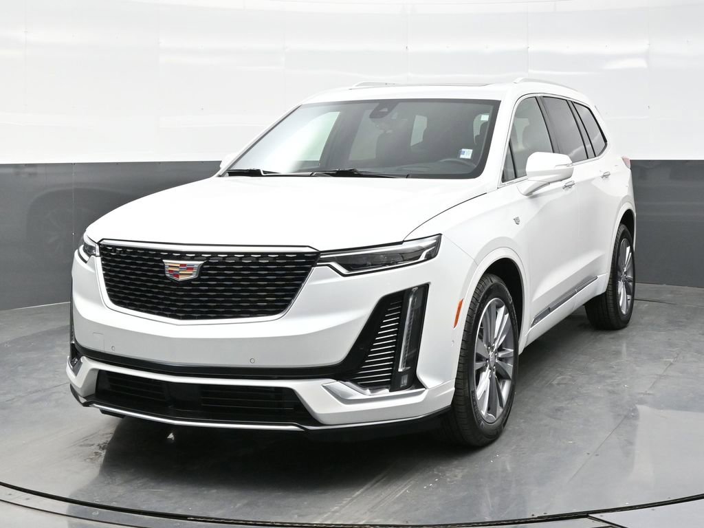 Certified 2025 Cadillac XT6 Premium Luxury w/ Platinum Package image 2