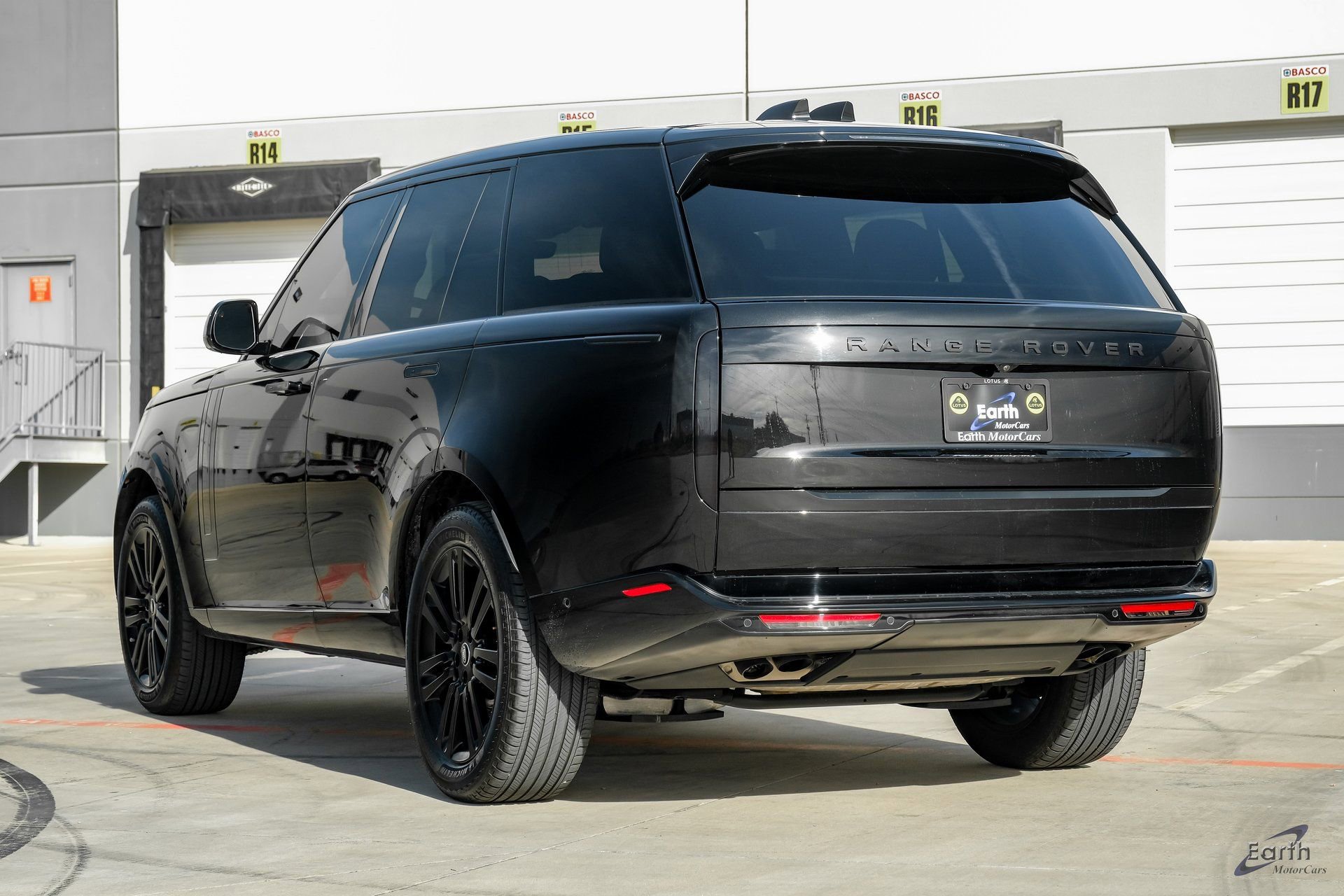 Used 2024 Land Rover Range Rover SE AWD/4WD image 11