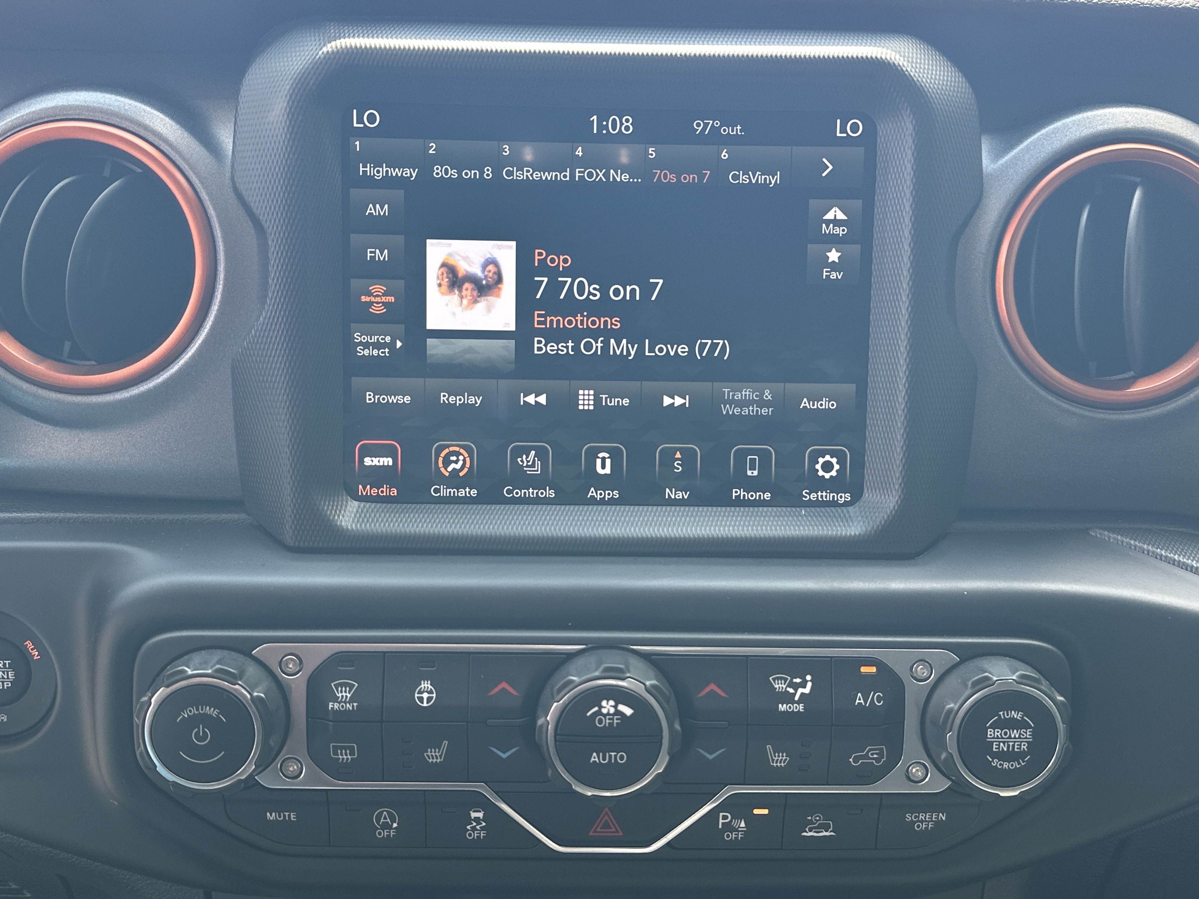 Used 2021 Jeep Gladiator Mojave AWD/4WD image 13