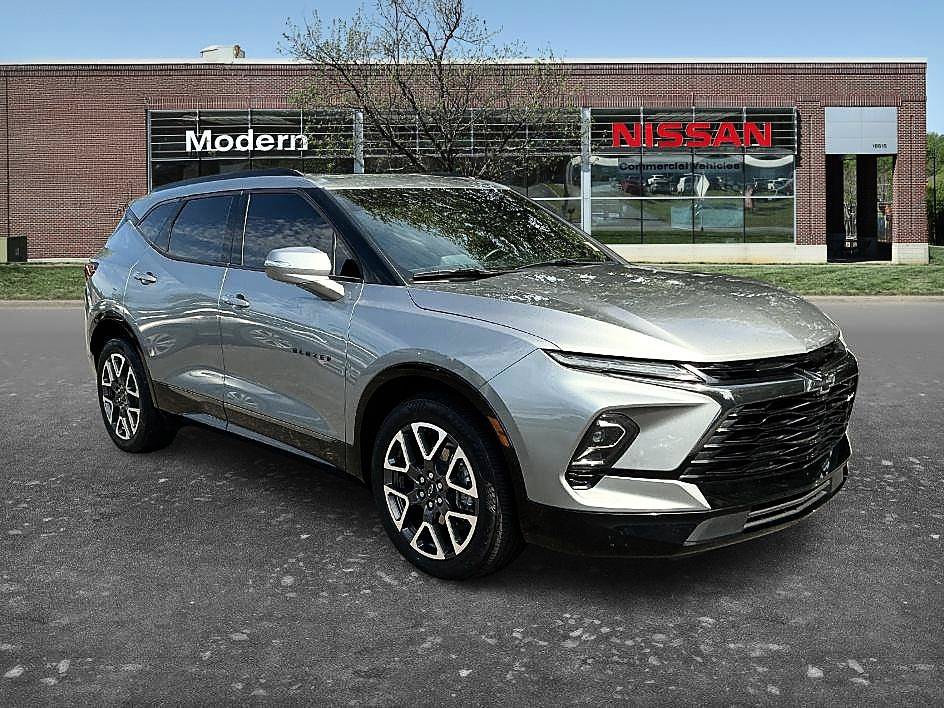 Used 2023 Chevrolet Blazer RS AWD/4WD image 4