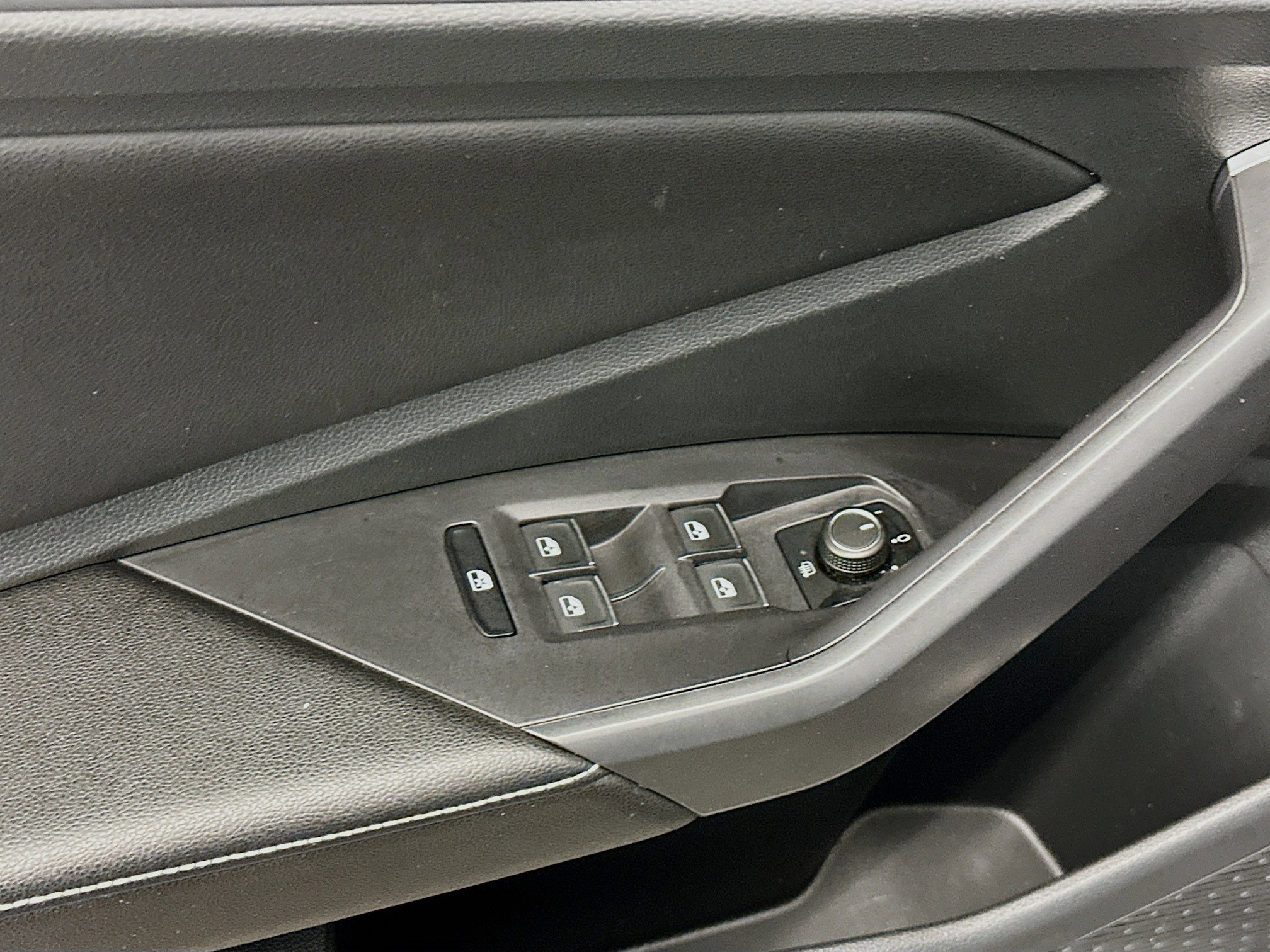 Used 2024 Volkswagen Jetta SE image 15