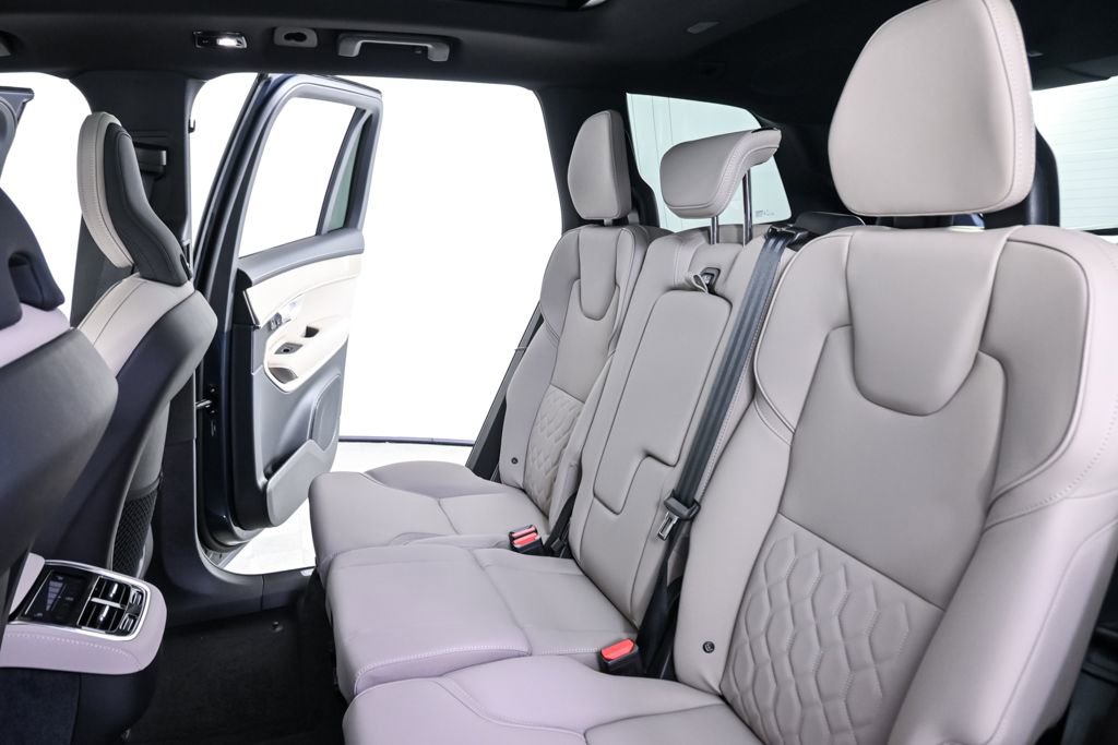 Certified 2026 Volvo XC90 B6 Plus w/ Protection Package Premier image 20
