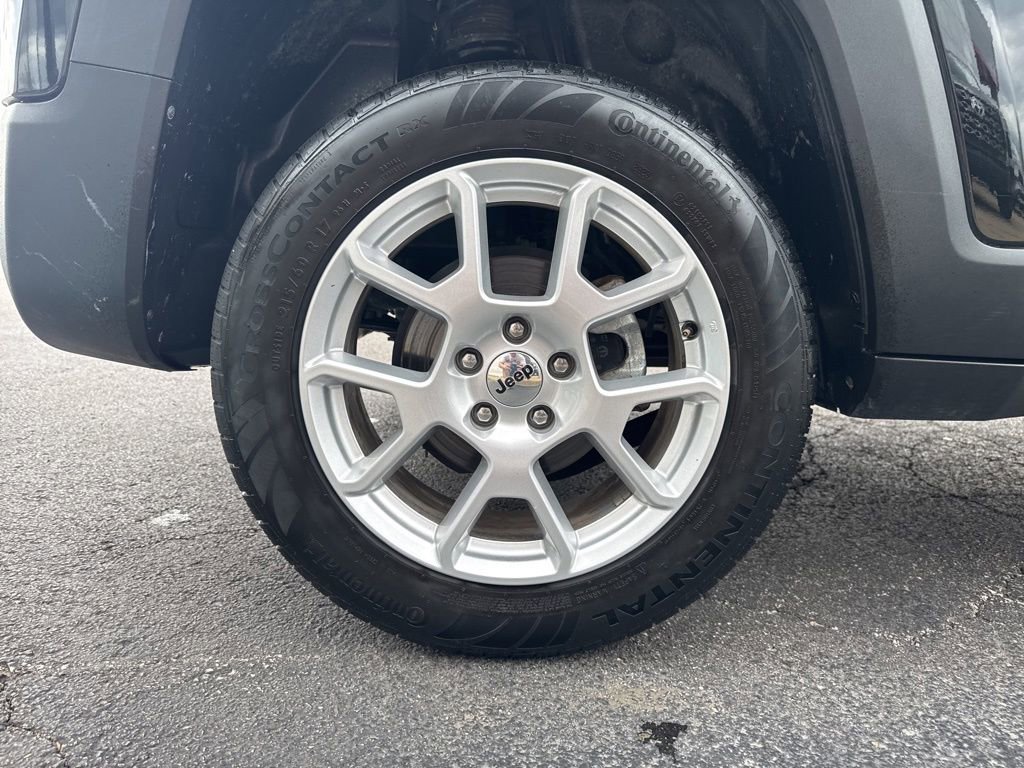 Used 2023 Jeep Renegade Latitude AWD/4WD image 48