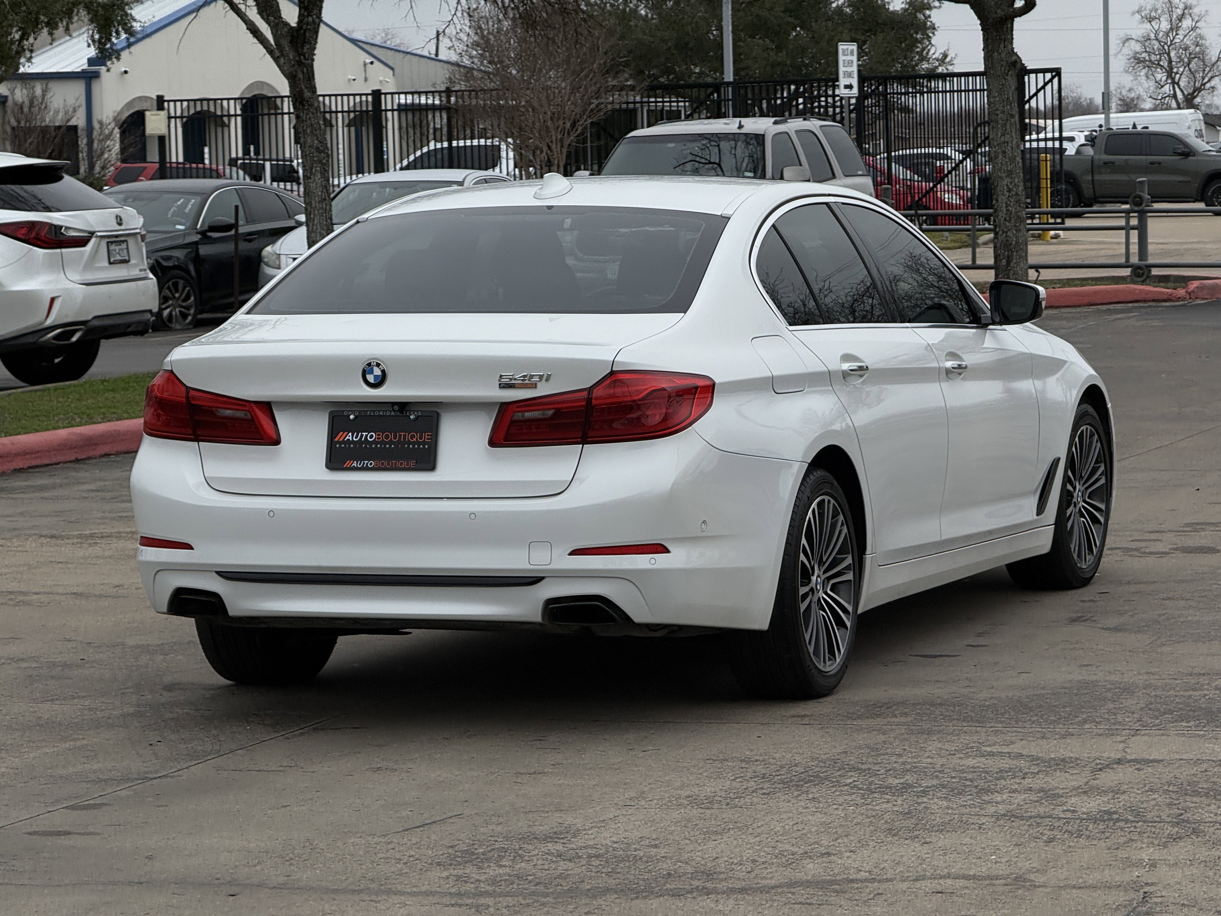 Used 2017 BMW 540i w/ Premium Package image 11