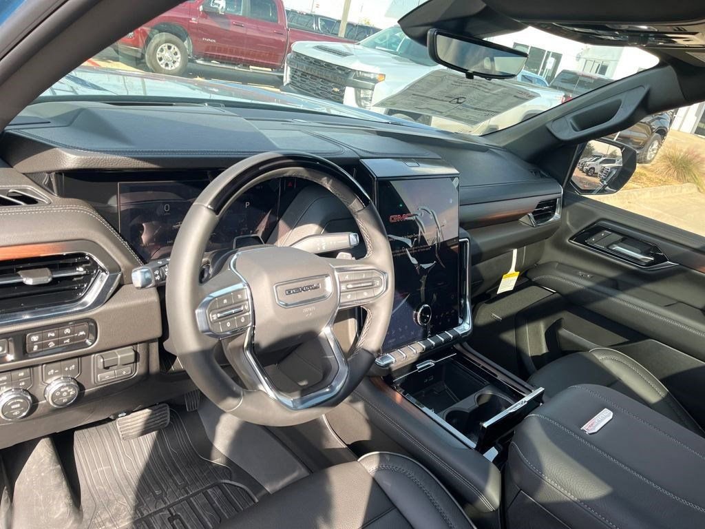 New 2026 GMC Yukon XL Denali w/ Denali Reserve Package image 16