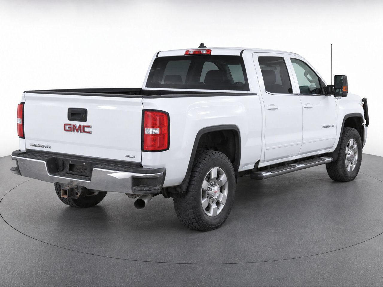 Used 2018 GMC Sierra 3500 SLE w/ SLE Preferred Package AWD/4WD image 4