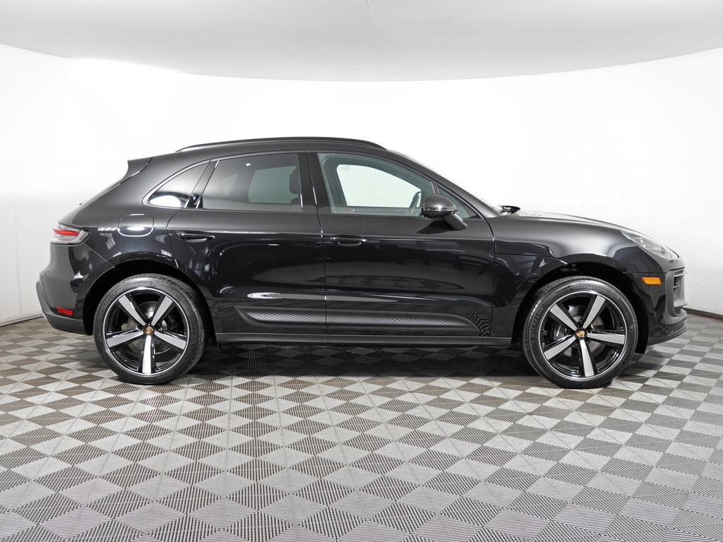 Certified 2026 Porsche Macan AWD/4WD image 8