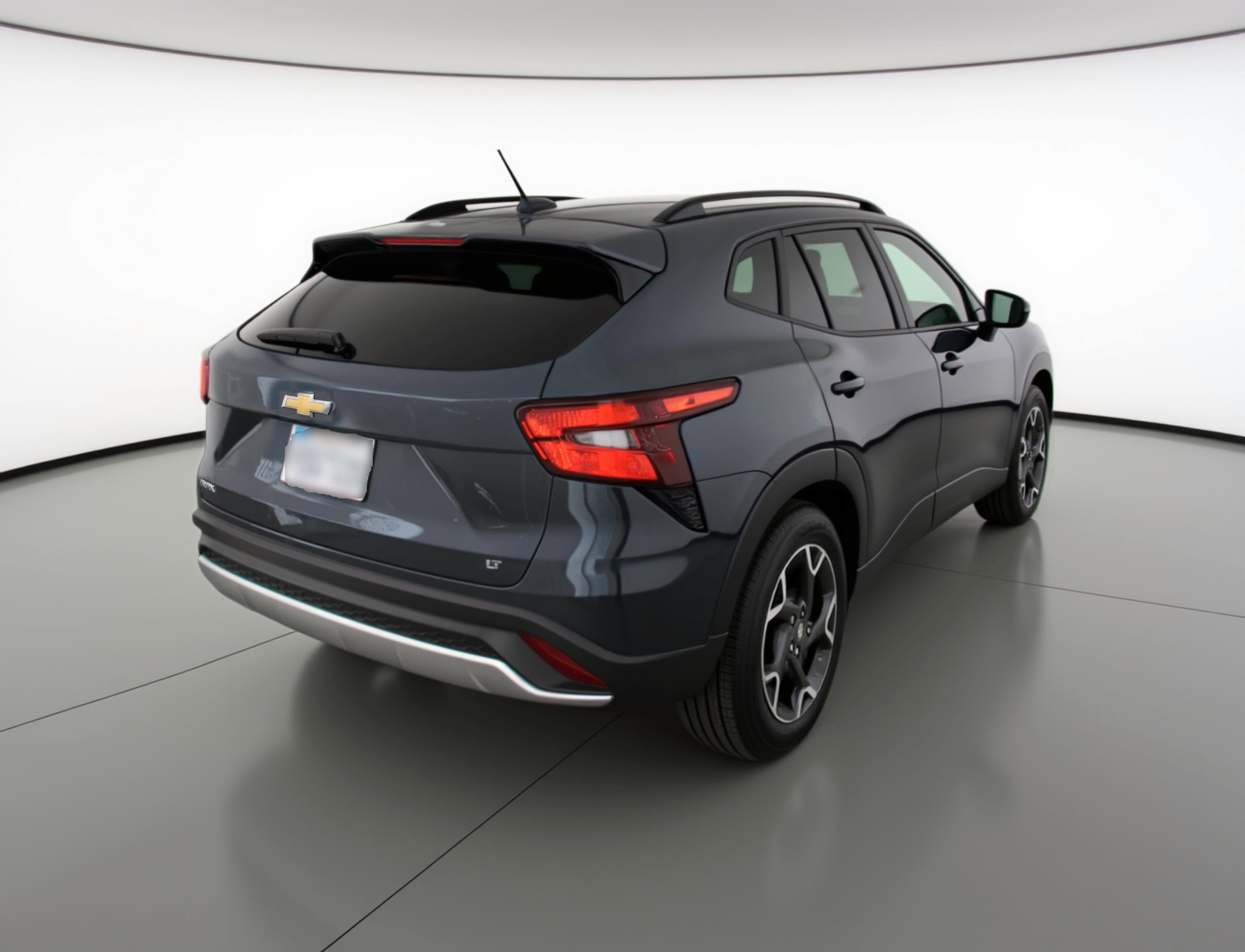 Used 2025 Chevrolet Trax LT FWD image 9