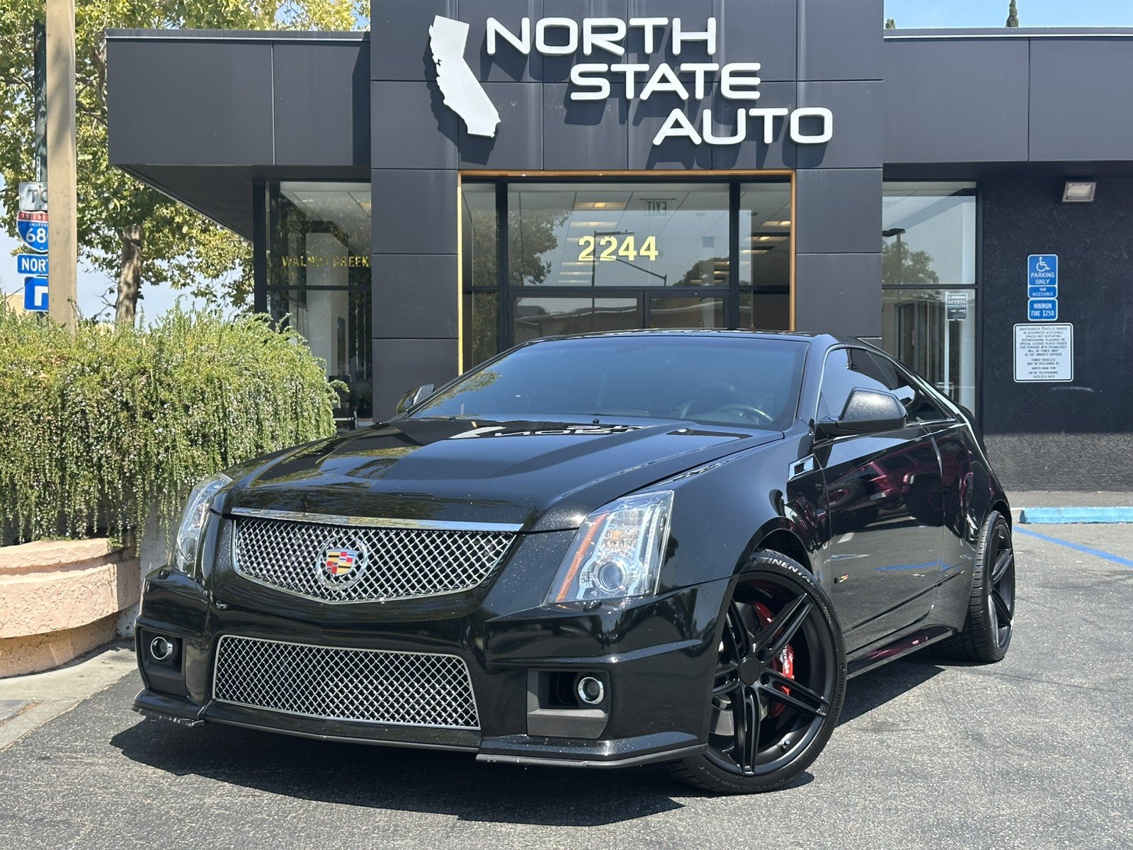 Used 2012 Cadillac CTS V Coupe w/ Wood Trim Package RWD image 2