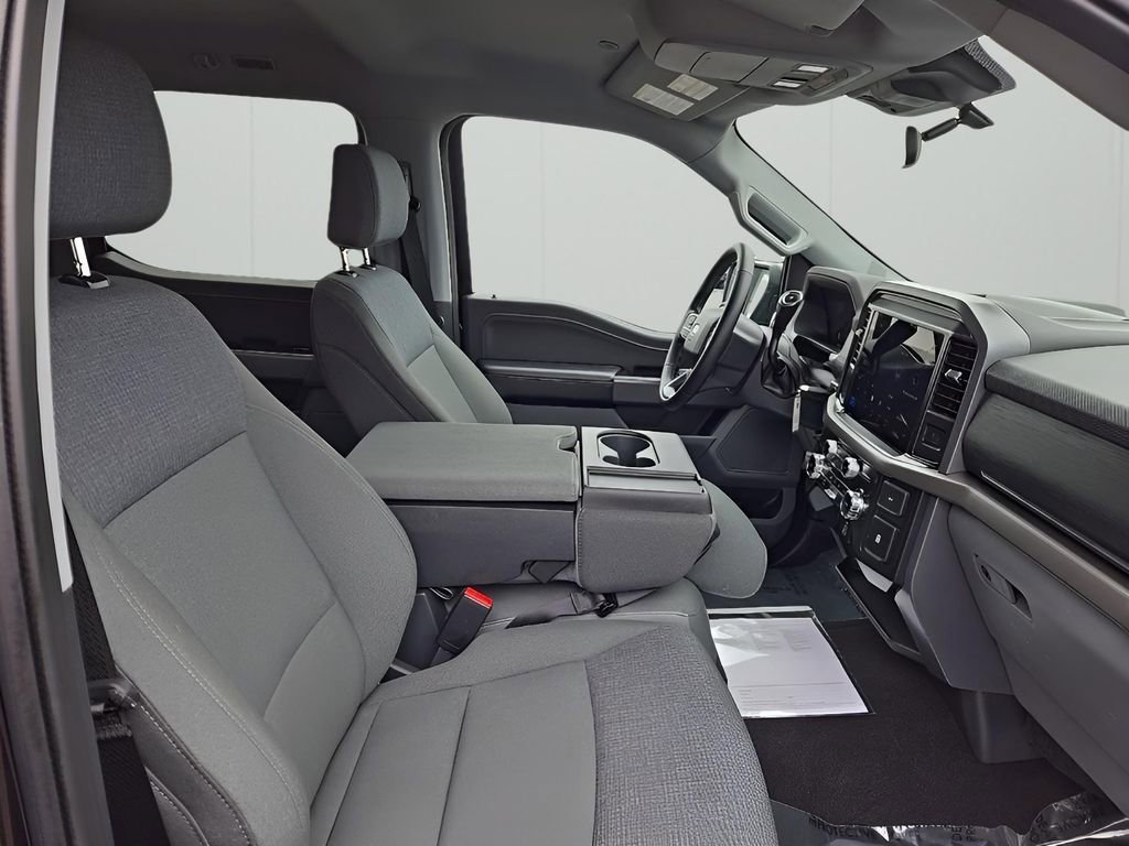 Used 2025 Ford F150 XLT w/ Equipment Group 301A Standard image 18