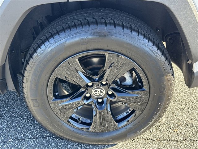 Used 2023 Toyota RAV4 XLE image 21