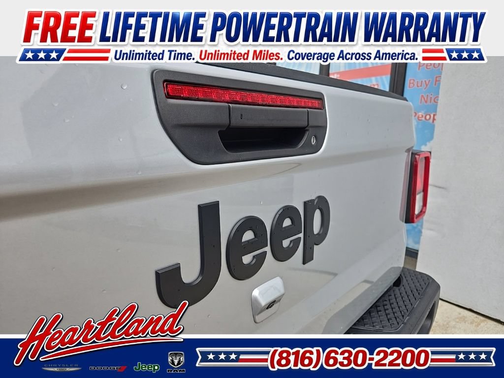 Used 2023 Jeep Gladiator Sport AWD/4WD image 23
