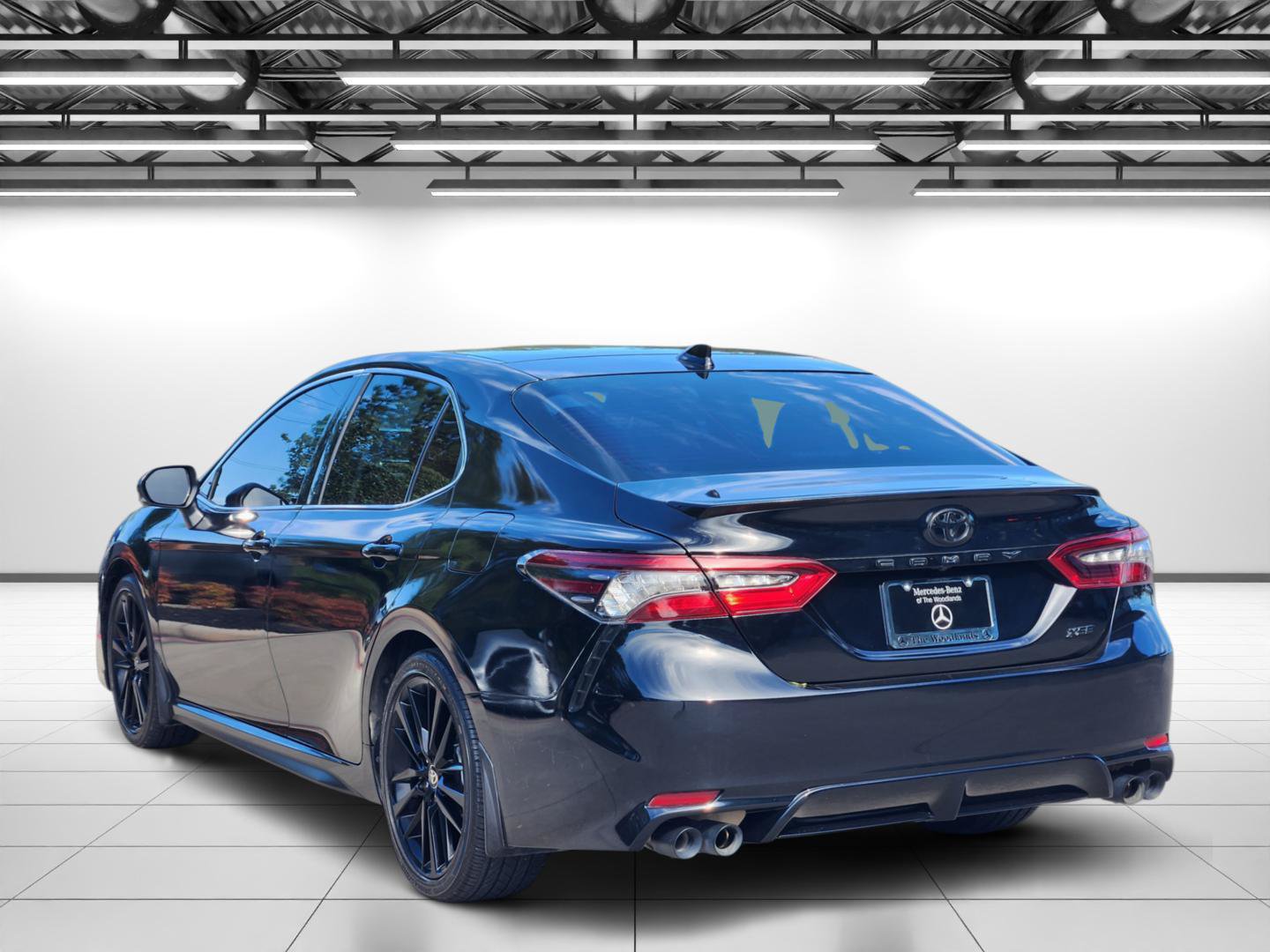 Used 2021 Toyota Camry XSE FWD image 7
