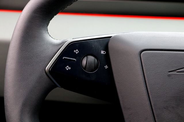 Used 2024 Tesla Cybertruck AWD Crew Cab image 17