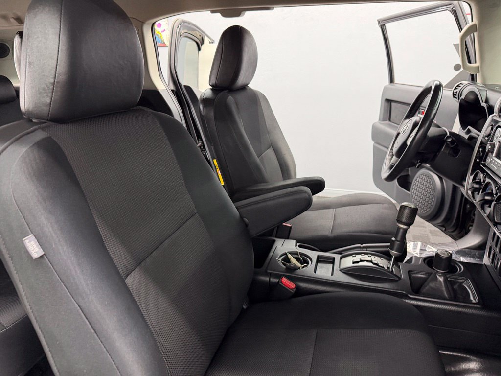 Used 2014 Toyota FJ Cruiser 4WD w/ Upgrade Package image 40