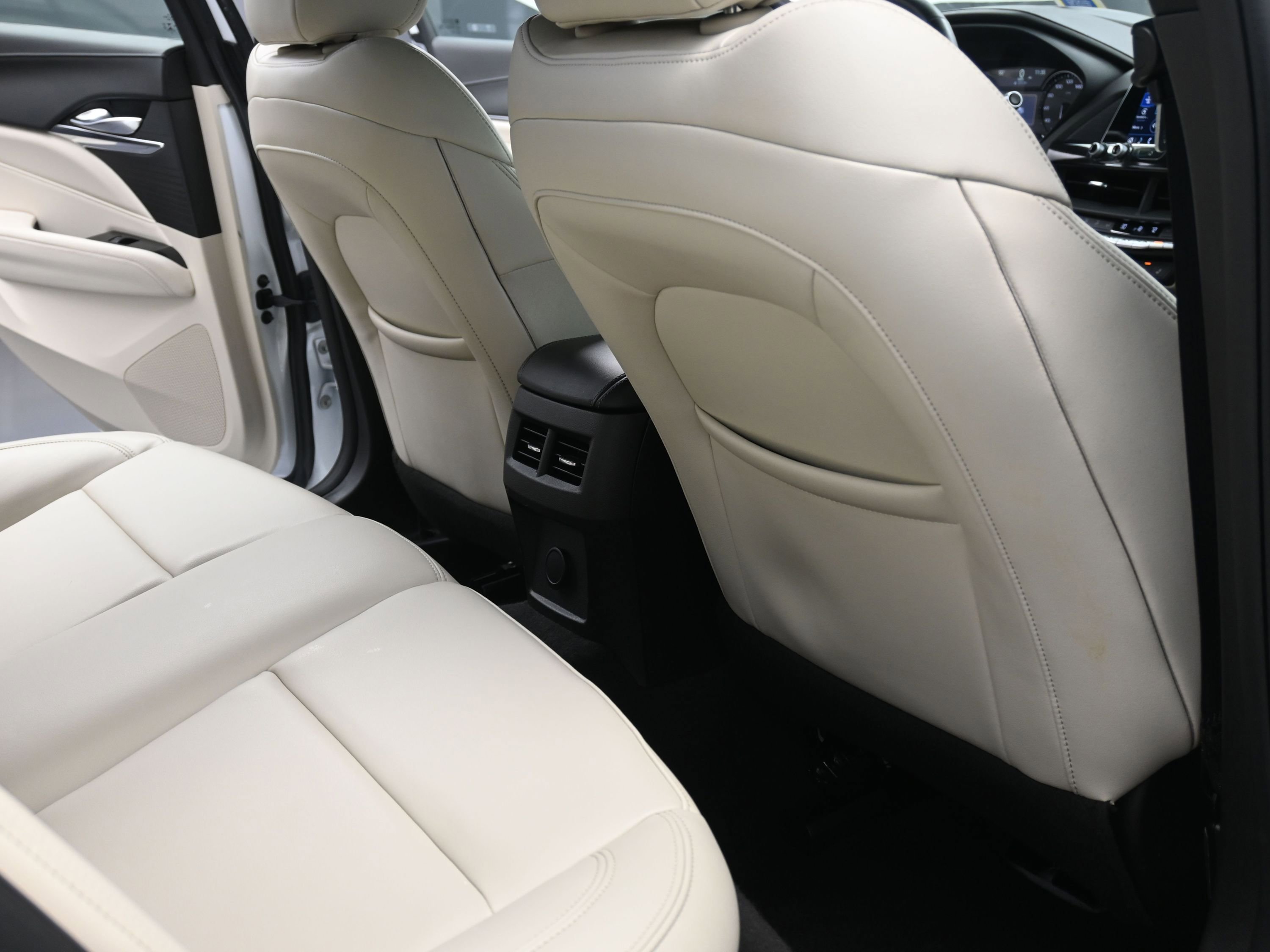 Used 2023 Cadillac CT4 Luxury w/ Cold Weather Package image 25