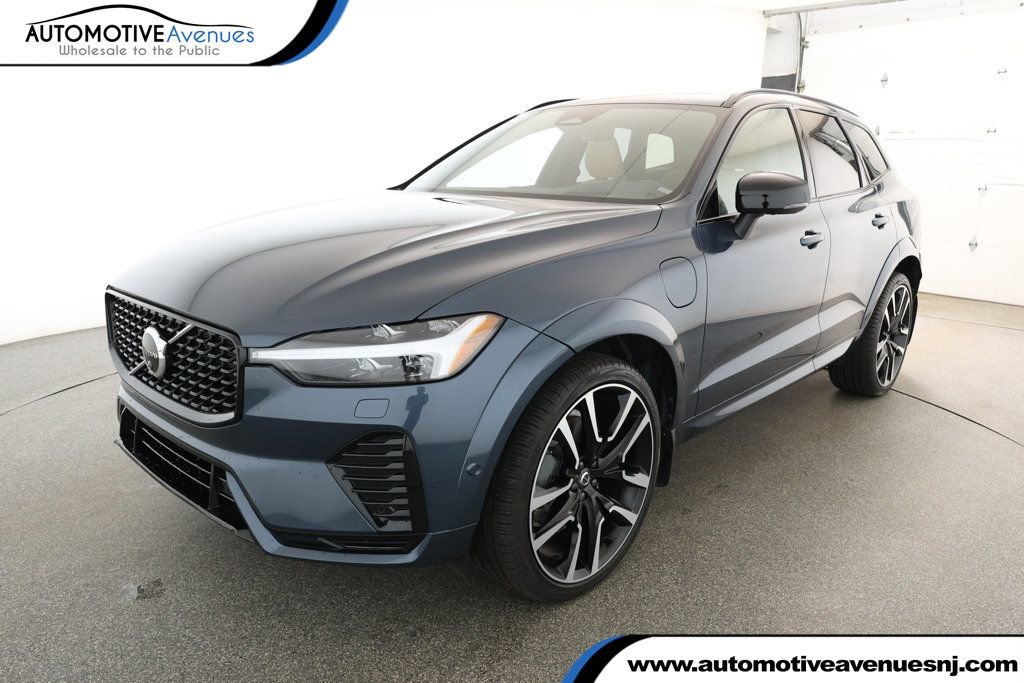 Used 2025 Volvo XC60 T8 Ultra w/ Protection Package Premier image 1