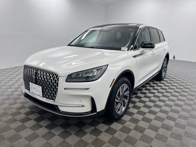 Used 2023 Lincoln Corsair AWD w/ Equipment Group 101A image 2