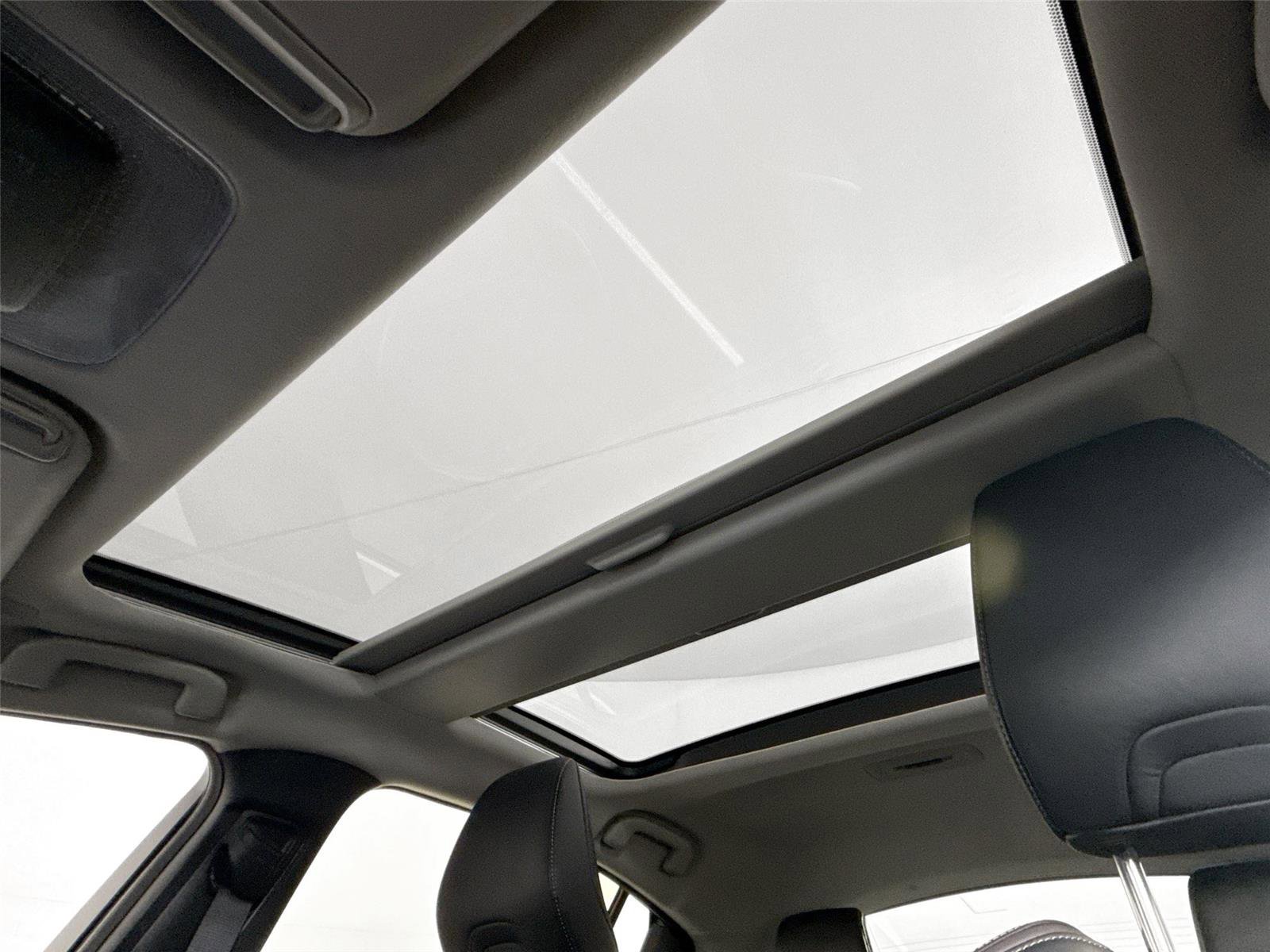 Used 2025 Toyota Prius Limited image 6