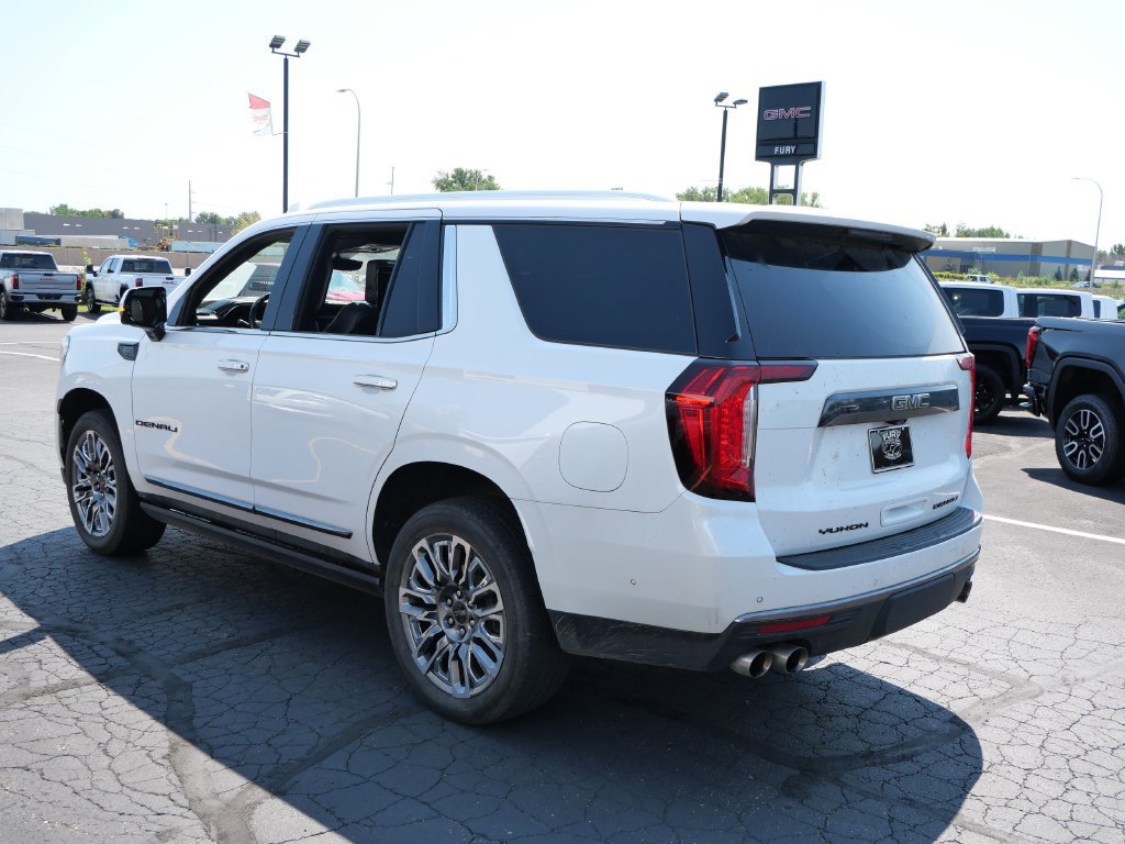 Used 2023 GMC Yukon Denali Ultimate w/ LPO, Floor Liner Package AWD/4WD image 6