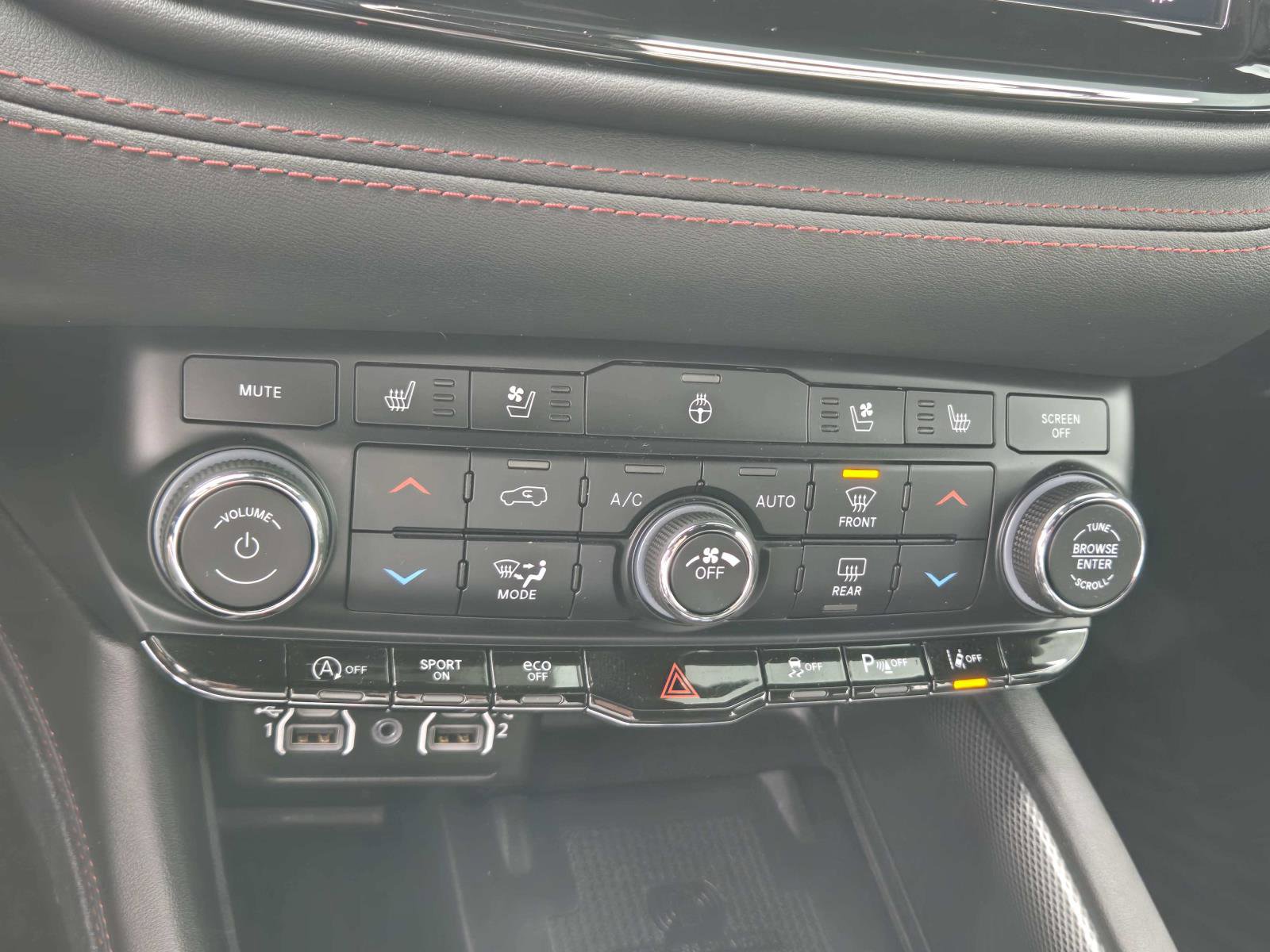 Used 2024 Dodge Durango GT image 33