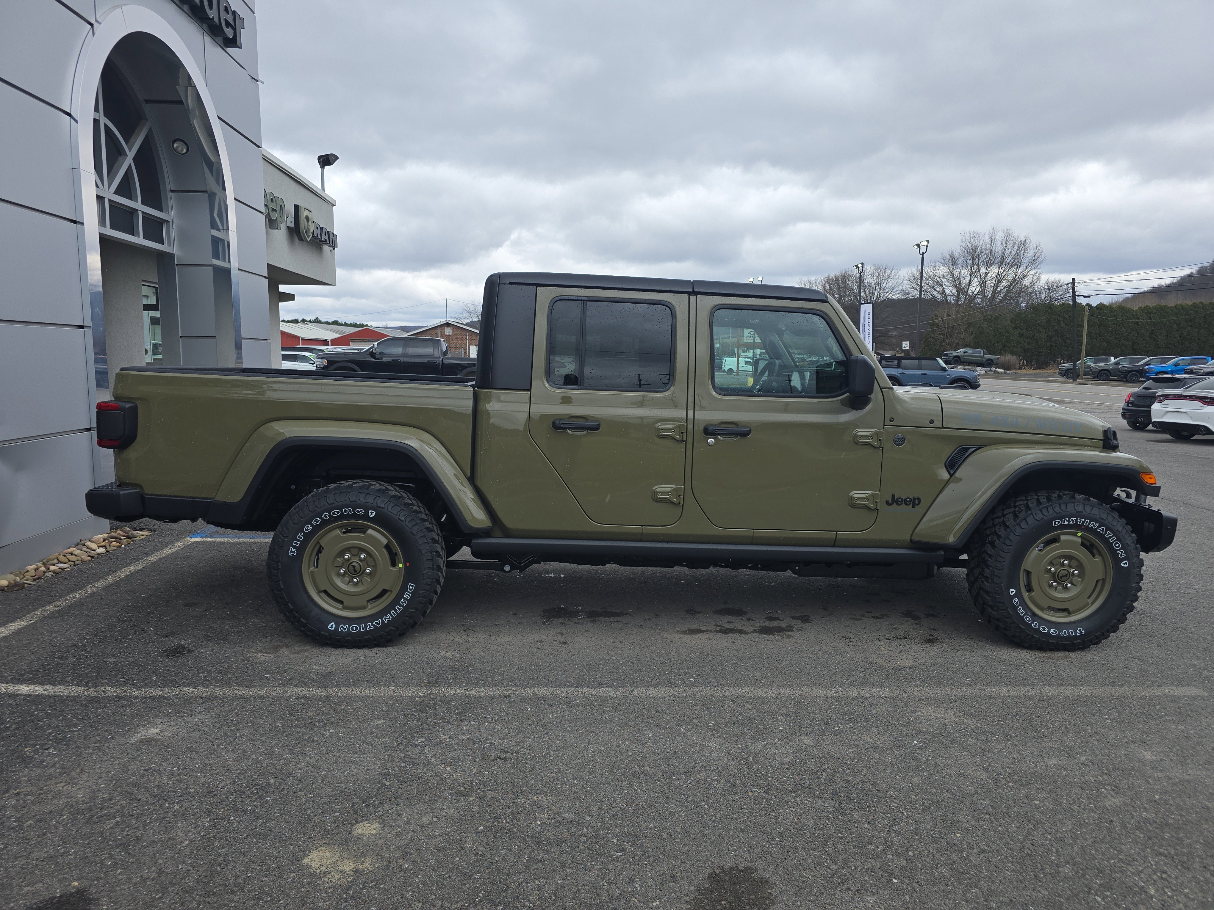 New 2026 Jeep Gladiator Willys video 2