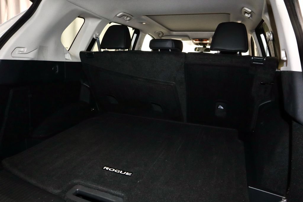 Certified 2021 Nissan Rogue SV w/ Premium Package FWD image 13